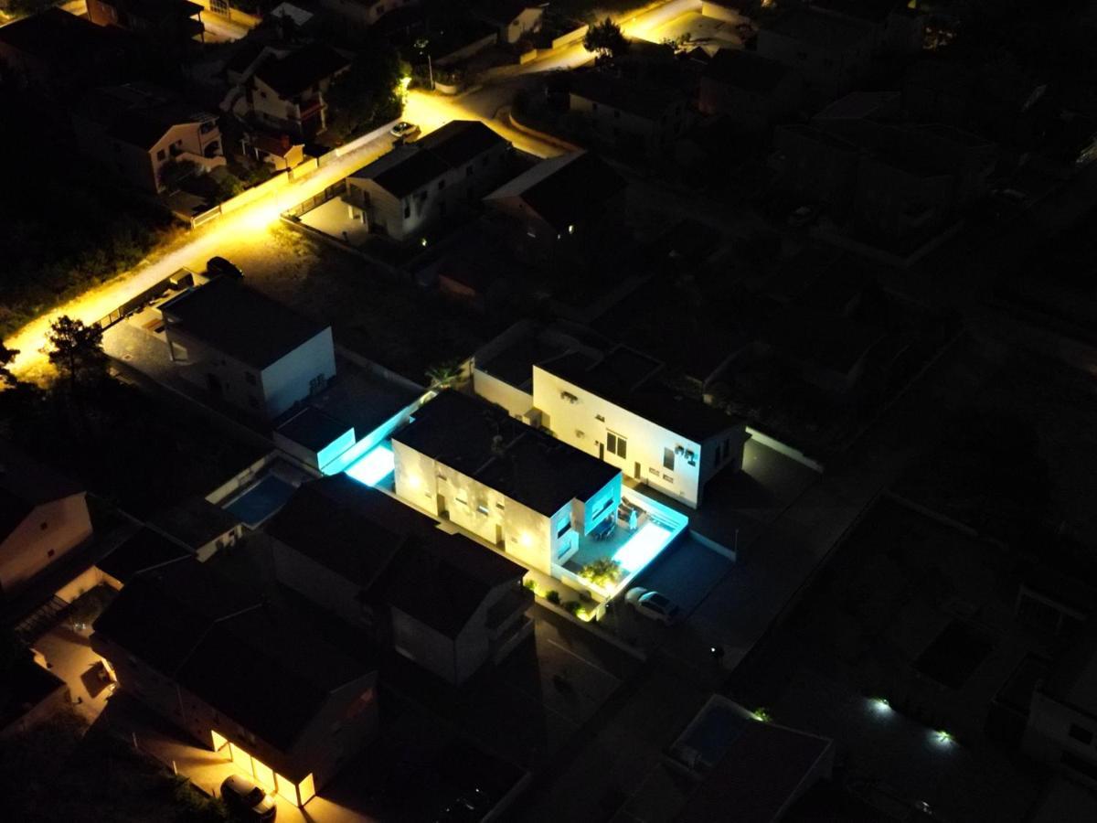 Villa Dea - Dein Rueckzugsort Am Meer Mit Beheiztem Pool Vrsi Exterior foto